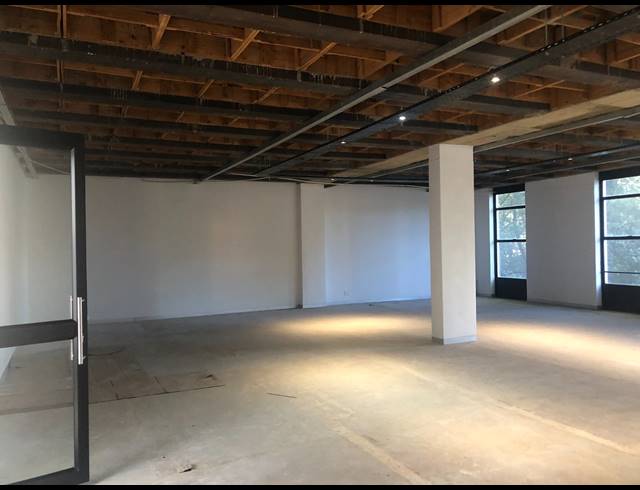 157M² OFFICE TO LET IN CRAIGHALL